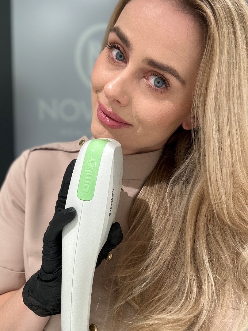 novemed-zabiegi-laseroterapia-alma-harmony-urzadzenie-02-ewa